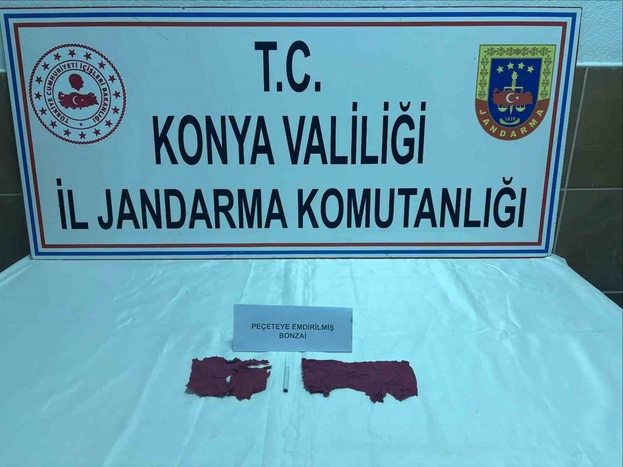KONYA’DA JANDARMA EKİPLERİ 4 ŞAHSIN ÜZERİNDE VE ARAÇLARINDA YAPILAN ARAMA SONUCUNDA BİN 50 İÇİMLİK...
