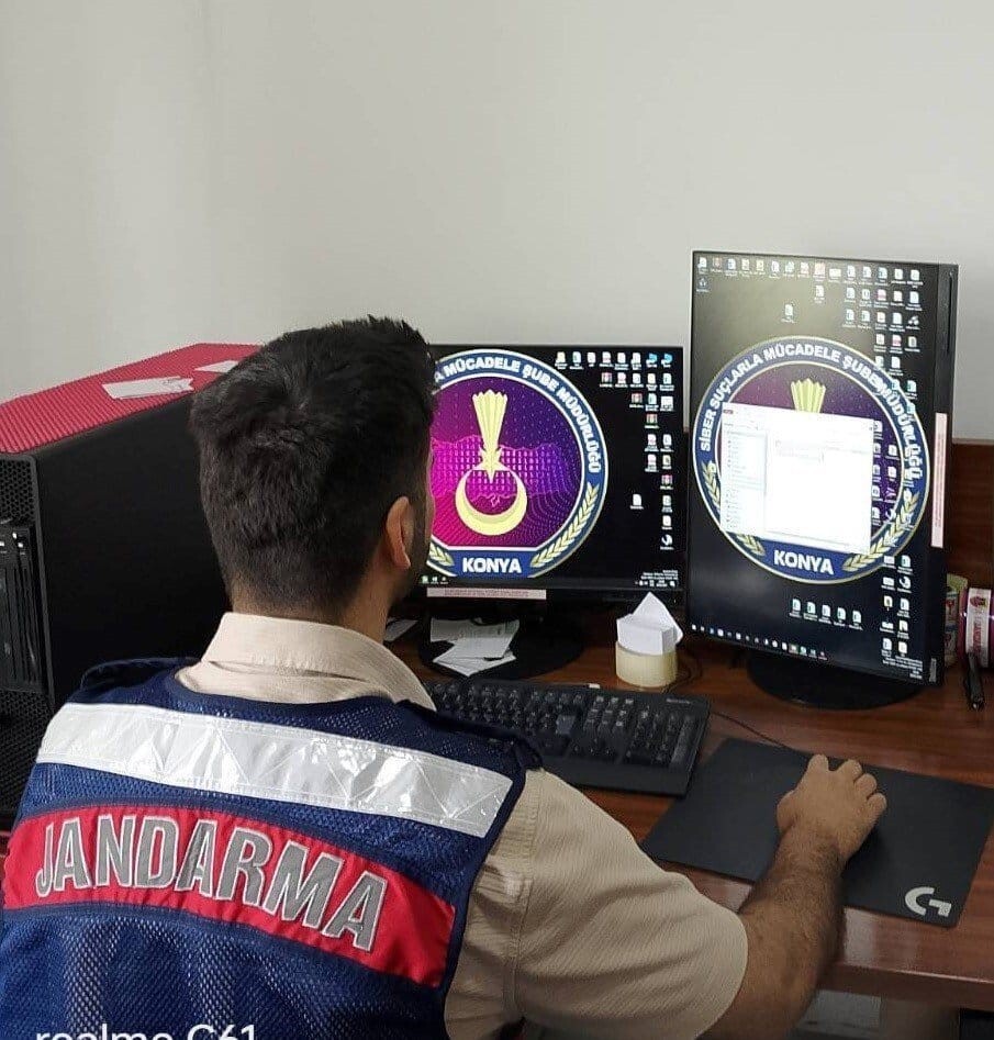 KONYA’DA JANDARMA EKİPLERİ SUÇ VE SUÇLULUKLA MÜCADELE ETMEK AMACIYLA İNTERNET ORTAMINDA 7/24 SANAL...