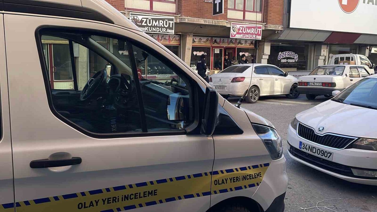 KONYA’DA SANAYİSİ SİTESİNDE BULUNAN KUNDURACIDA ÇALIŞAN İŞÇİLER ARASINDA ÇIKAN KAVGADA 1 KİŞİ...