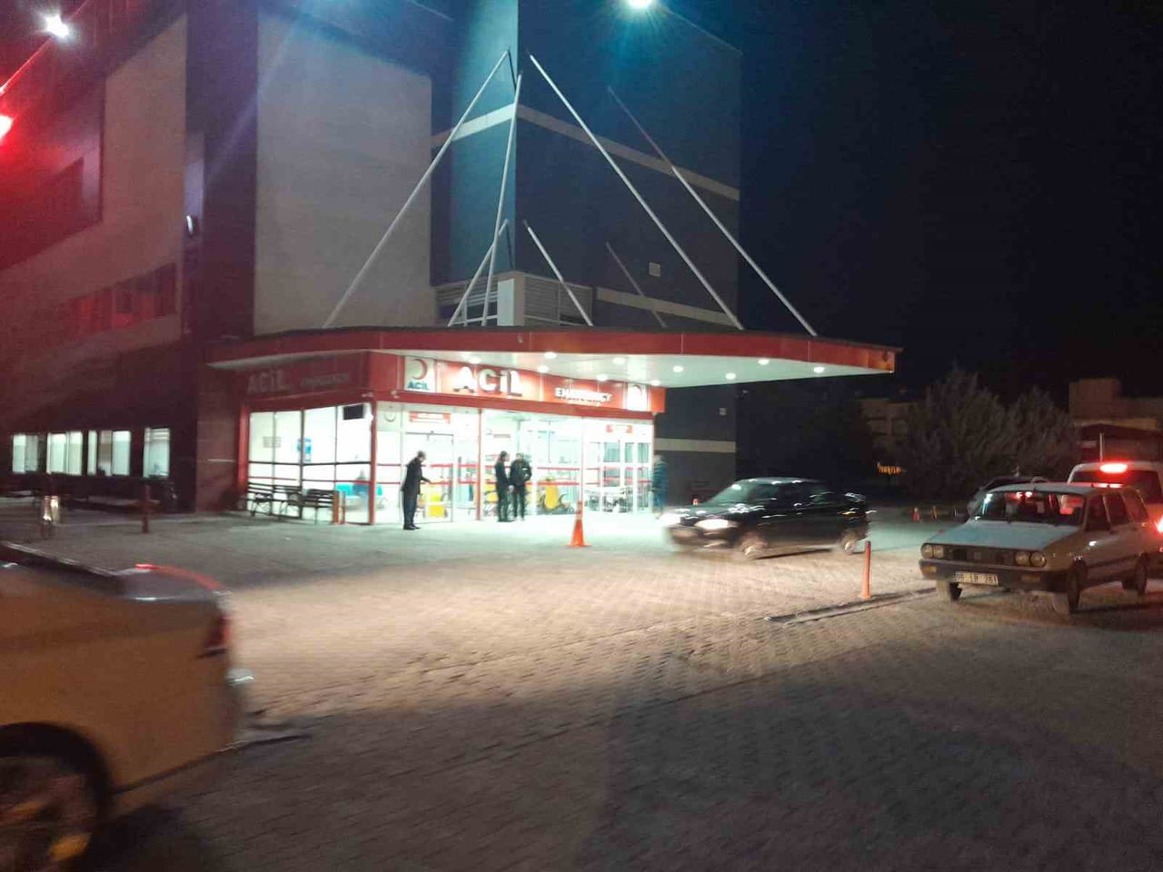 KONYA’NIN EMİRGAZİ İLÇESİNDE BİR KİŞİ, GERÇEKLEŞTİRDİĞİ İKİ AYRI SİLAHLI SALDIRIDA 2 KİŞİYİ VURDU....