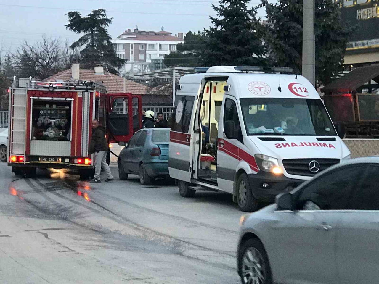 KONYA’NIN EREĞLİ İLÇESİNDE, OCAK ÜZERİNDE UNUTULAN YEMEK YANGINA NEDEN OLDU.
