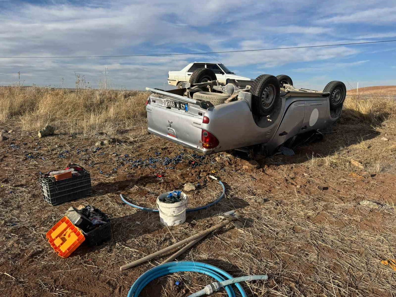 KONYA’NIN KULU İLÇESİNDE MEYDANA GELEN TRAFİK KAZASINDA, KULU BELEDİYESİ’NE AİT KAMYONETİN TAKLA...