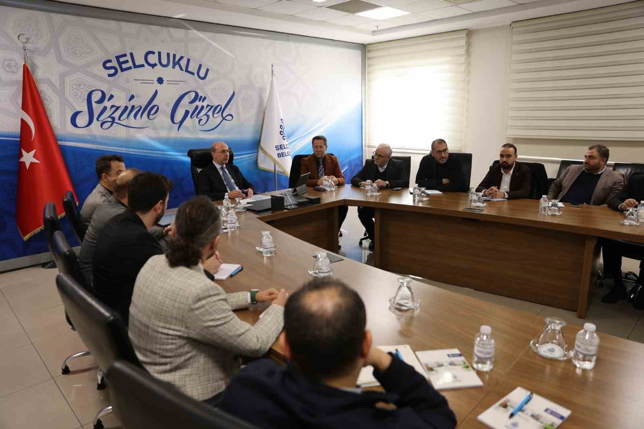 KONYA’NIN MERKEZ SELÇUKLU İLÇE BELEDİYE BAŞKANI AHMET PEKYATIRMACI, SELÇUKLU BELEDİYESİ’NİN PROJE...