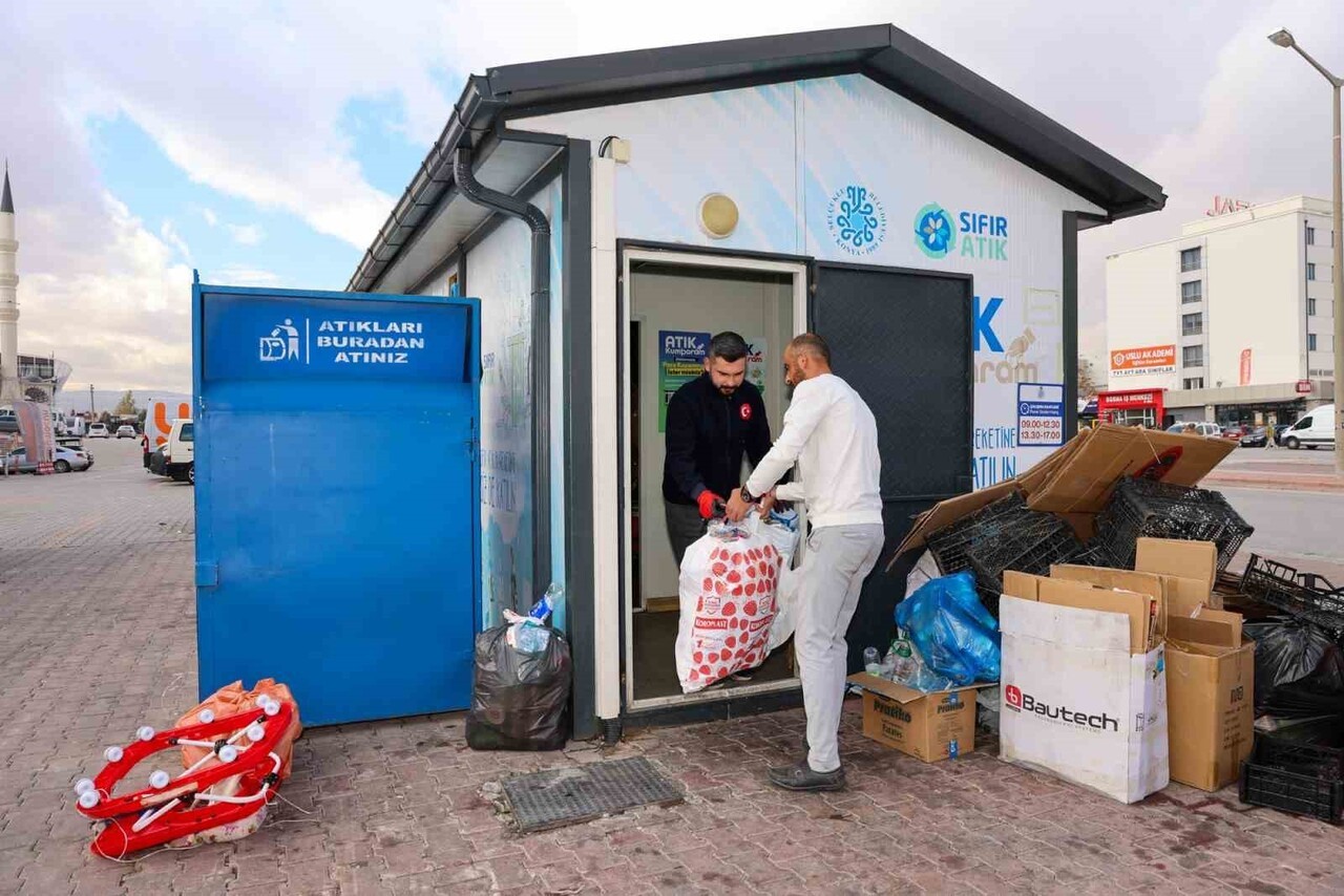 KONYA’NIN MERKEZ SELÇUKLU İLÇE BELEDİYESİ’NİN ÇEVRE BİLİNCİNİ ARTIRMAK VE GERİ DÖNÜŞÜM KÜLTÜRÜNÜ...