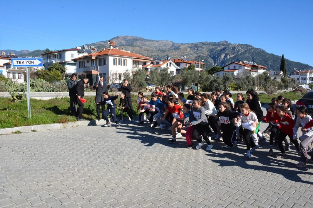KÖYCEĞİZ’DE ATATÜRK YOL KOŞUSU YAPILDI