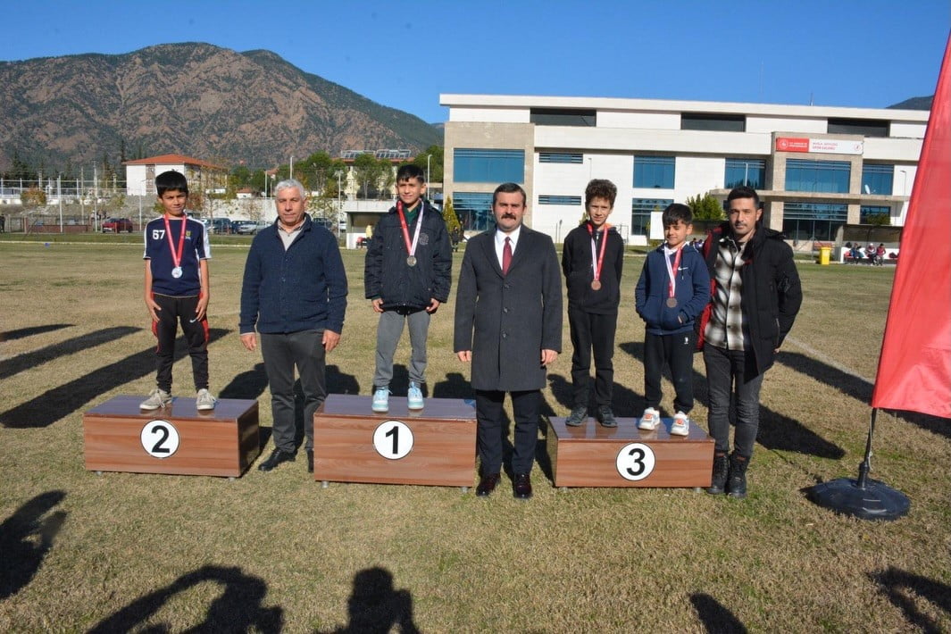 KÖYCEĞİZ’DE ATATÜRK YOL KOŞUSU YAPILDI