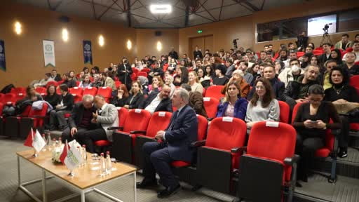 Külliye'de ödül alan bilim insanı Prof. Dr. Özcan: "Bu ödülün kariyerimde çok önemli bir yeri...