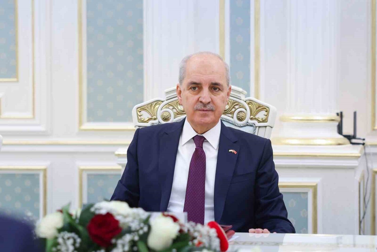 KURTULMUŞ VE İDİZODA, BUSTON SARAYI'NDA İLK OLARAK BAŞ BAŞA GÖRÜŞME GERÇEKLEŞTİRDİ, ARDINDAN DA...