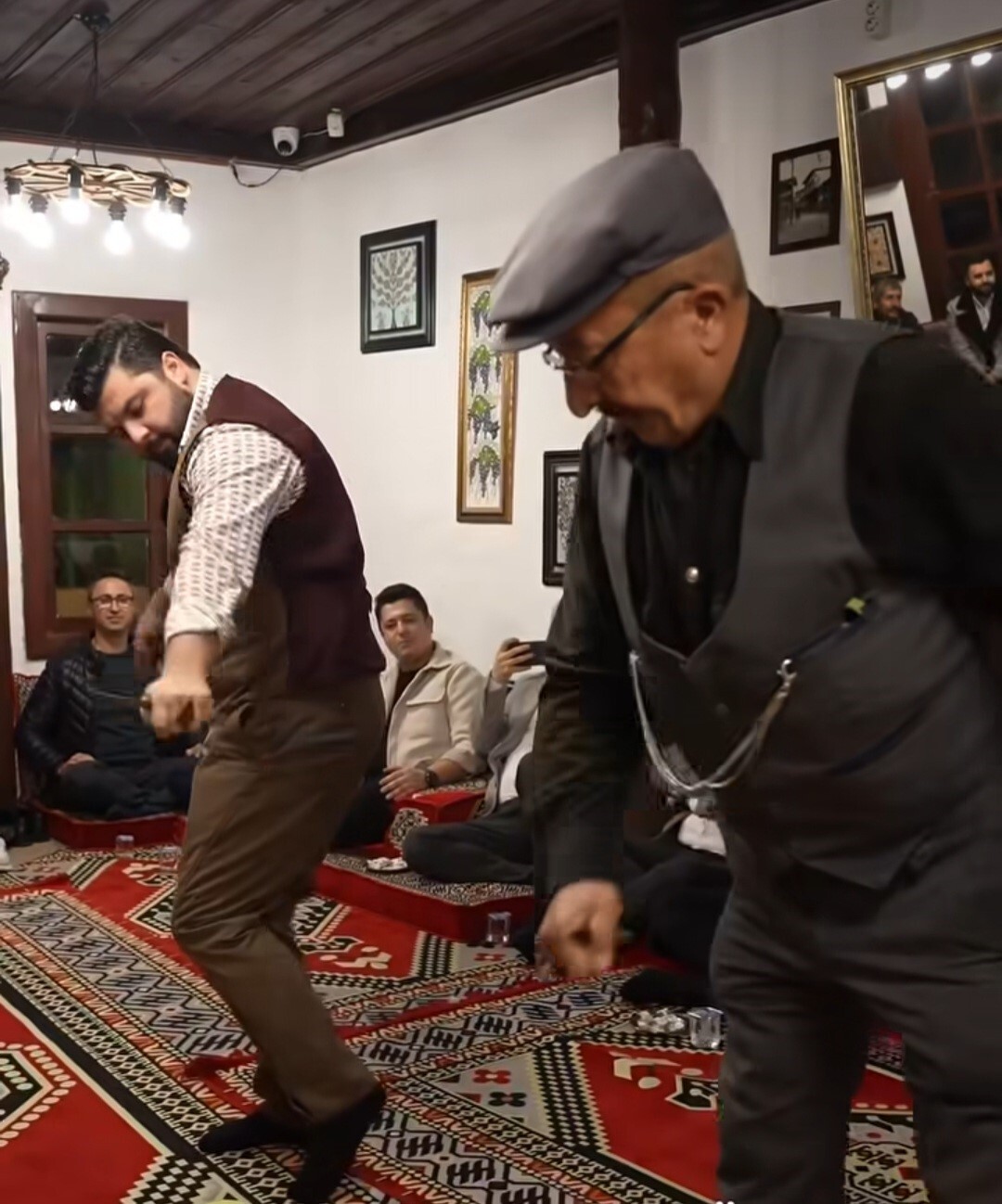 KÜTAHYA'DA GELENEKSEL GEZEK KÜLTÜRÜ YÜKSEK KAHVE'DE YENİDEN CANLANDI