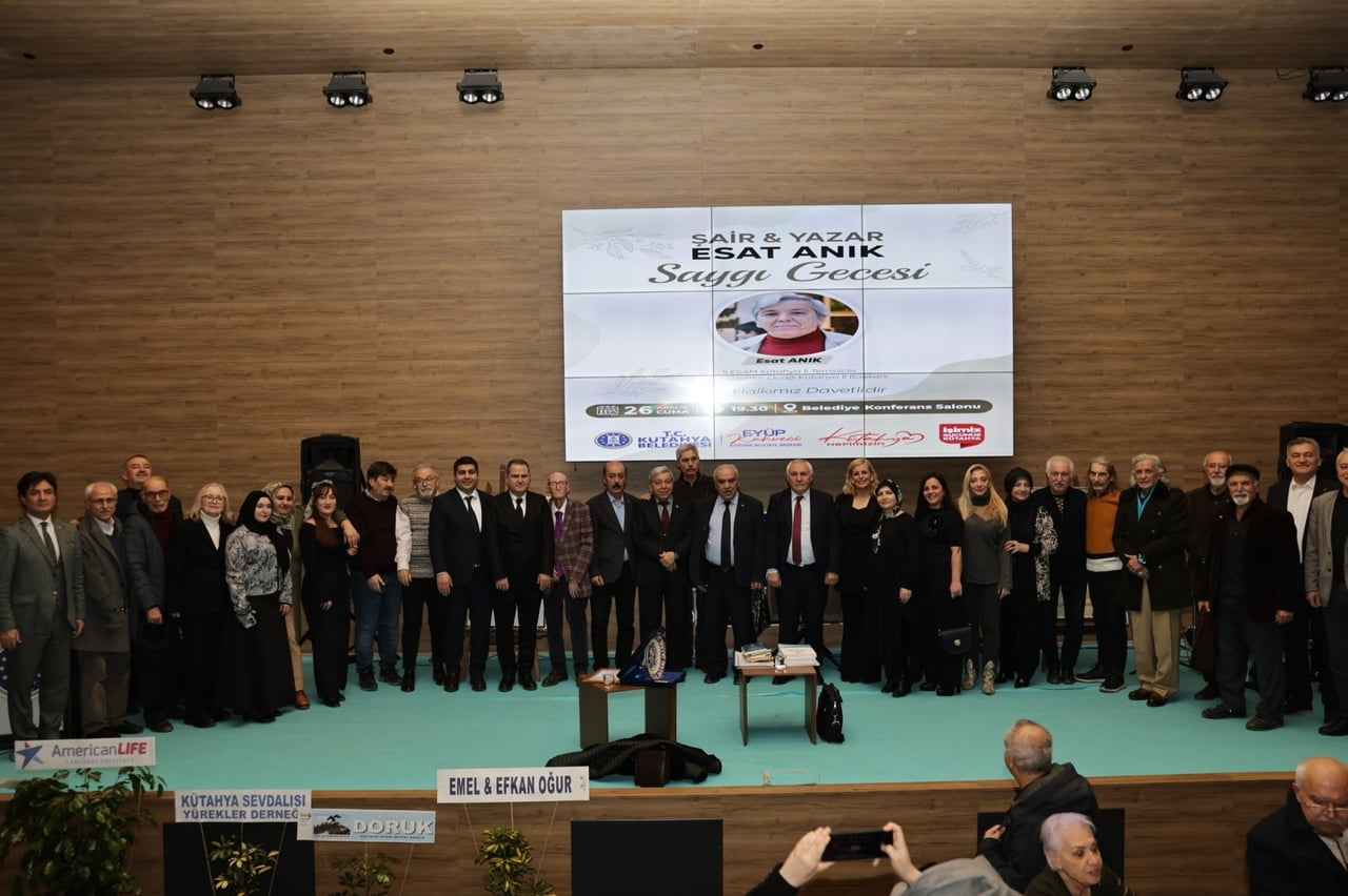KÜTAHYA'DA ŞAİR VE YAZAR ESAT ANIK İÇİN 'SAYGI GECESİ' DÜZENLENDİ