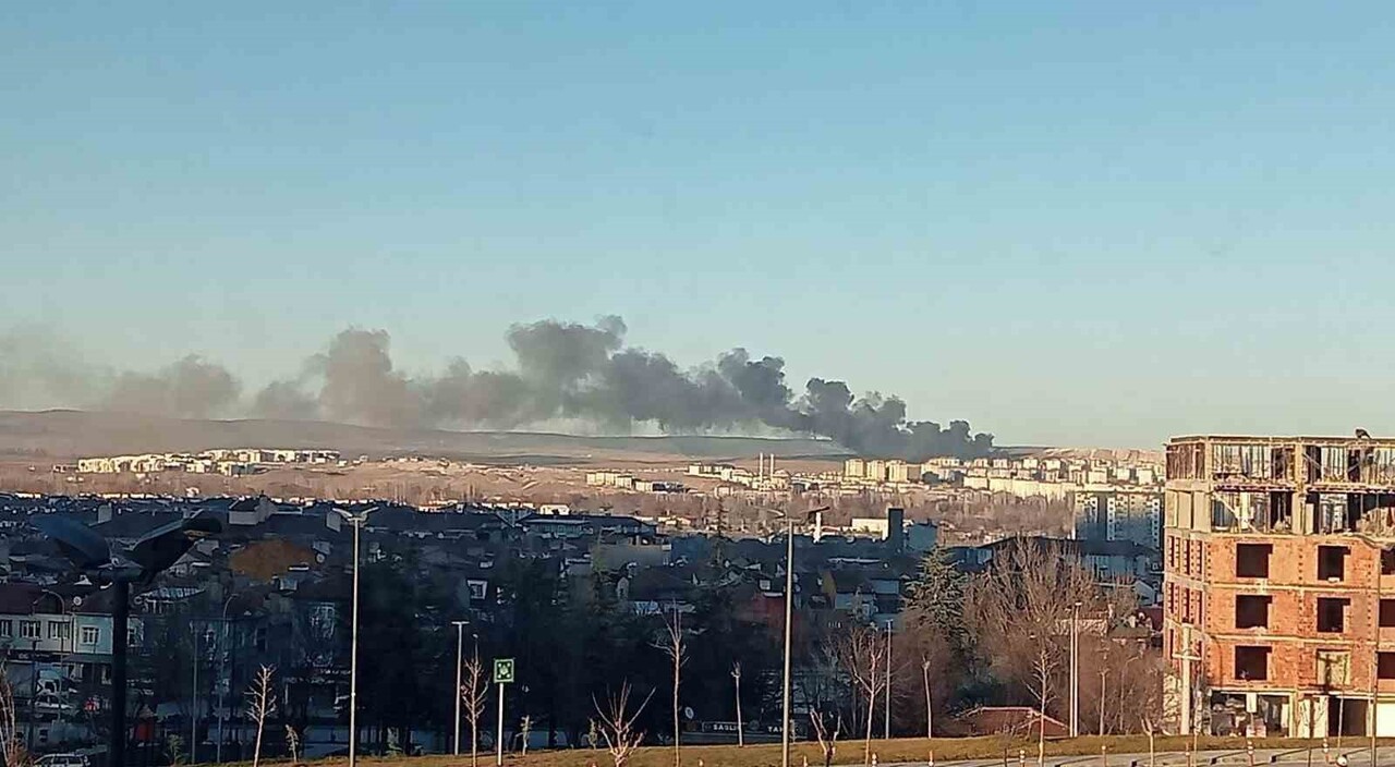 KÜTAHYA’DA ŞANTİYESİNDE YANGIN PANİĞİ