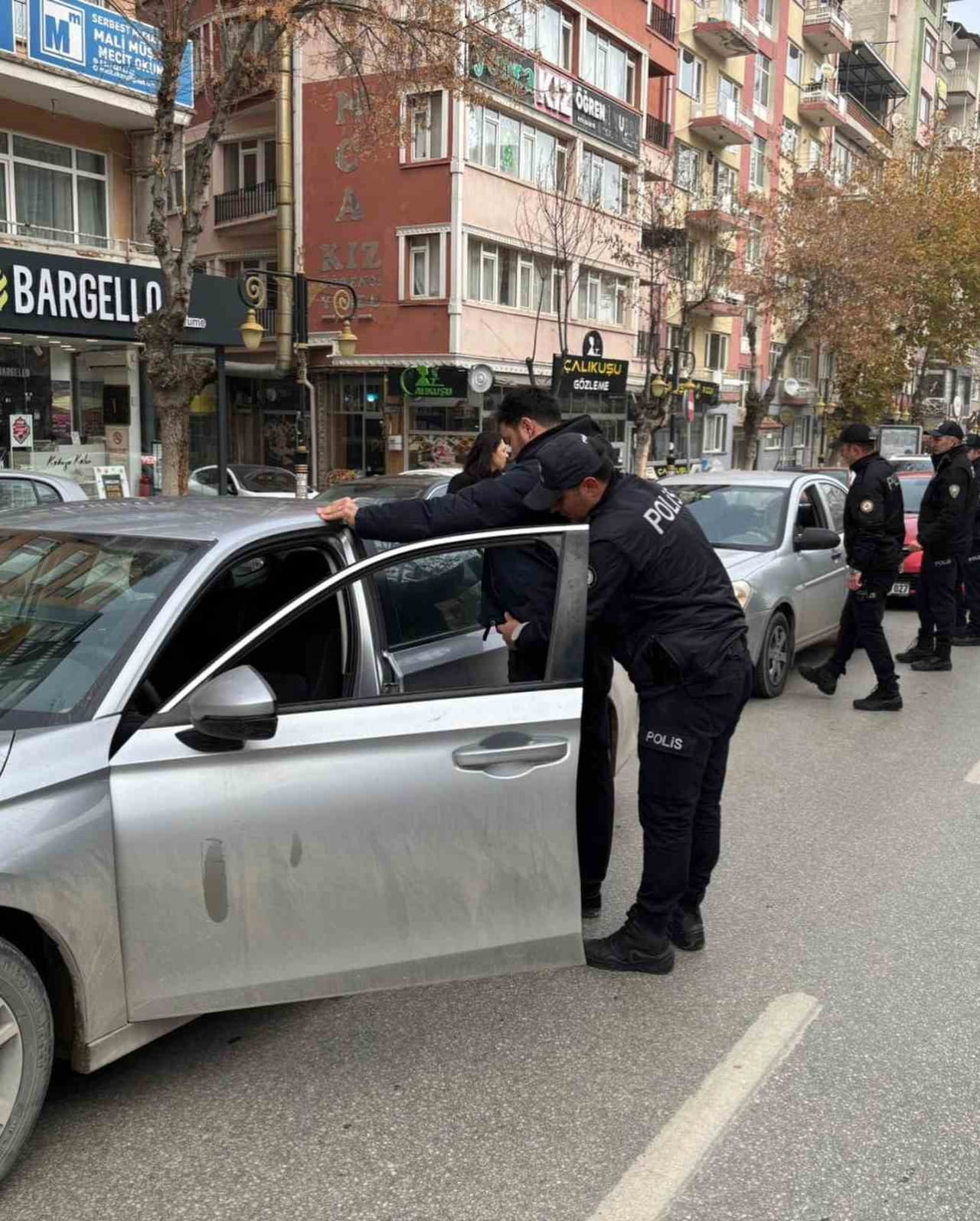 KÜTAHYA’DA SON İKİ HAFTADA YOĞUN DENETİM, 45 ARANAN ŞAHIS YAKALANDI