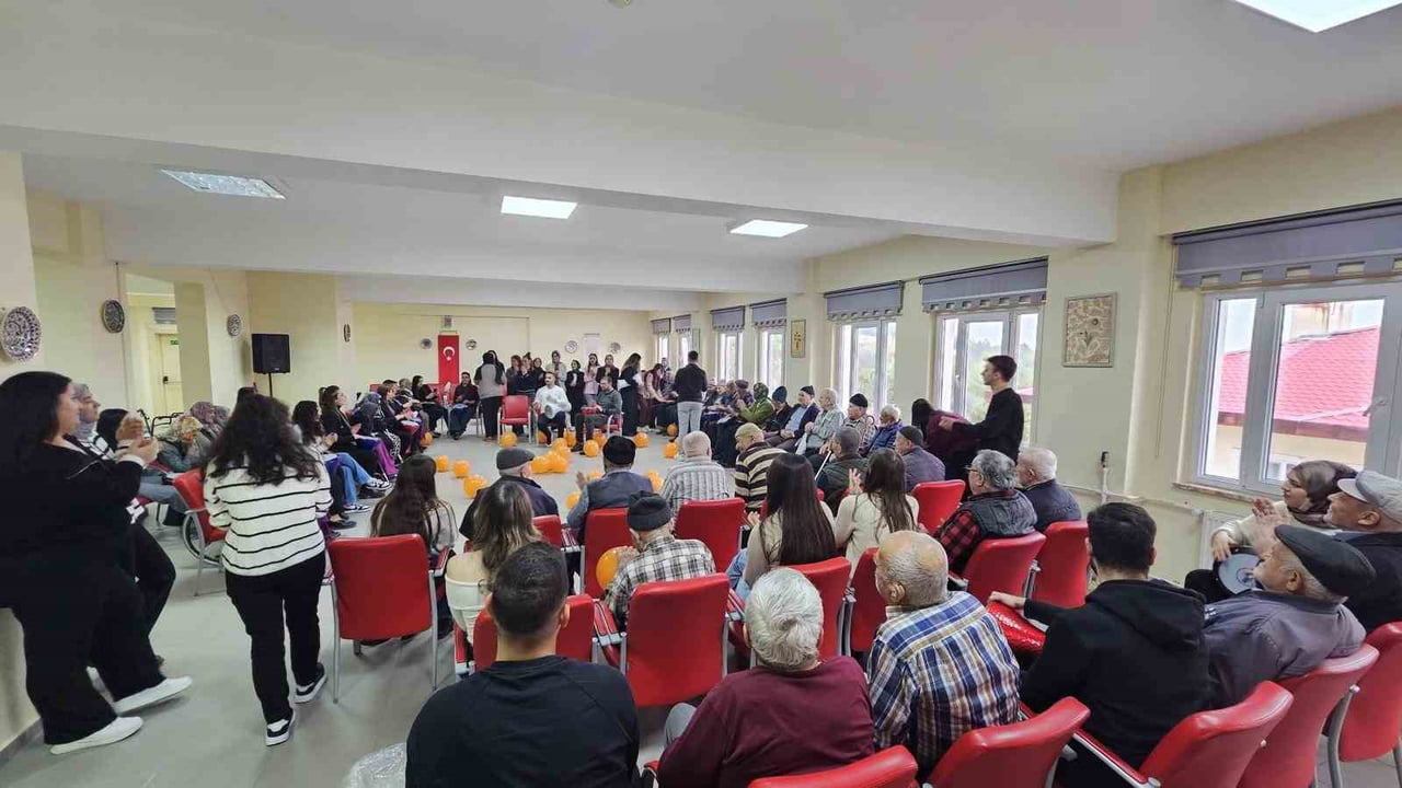 KÜTAHYA HUZUREVİNE ANLAMLI ZİYARET