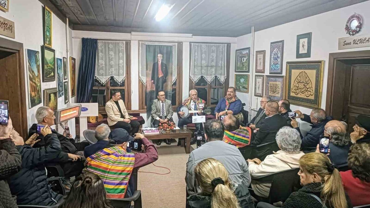 KÜTAHYA KÜLTÜR VE SANAT DERNEĞİ (KÜSAD) EV SAHİPLİĞİNDE DÜZENLENEN ETKİNLİKTE, SİMAV'IN KÖKLÜ...