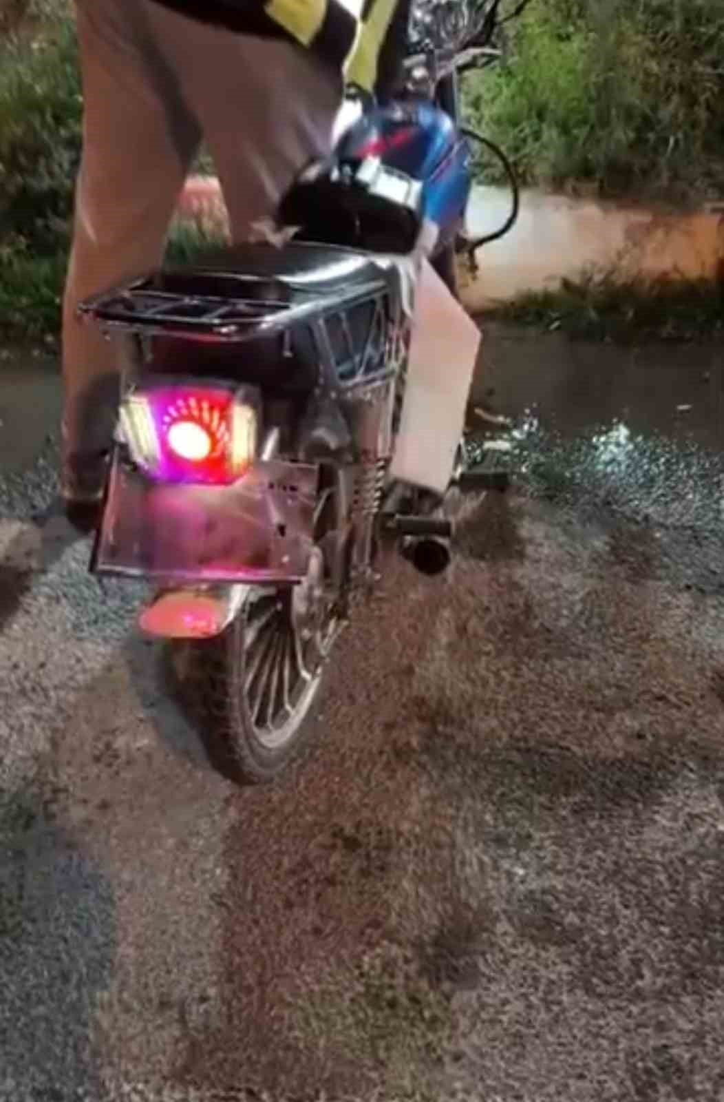 LAZIĞ’DA POLİS EKİPLERİNİN 'DUR' İHTARINA UYMAYARAK KAÇAN MOTOSİKLETİN SÜRÜCÜSÜ EKİPLER TARAFINDAN...