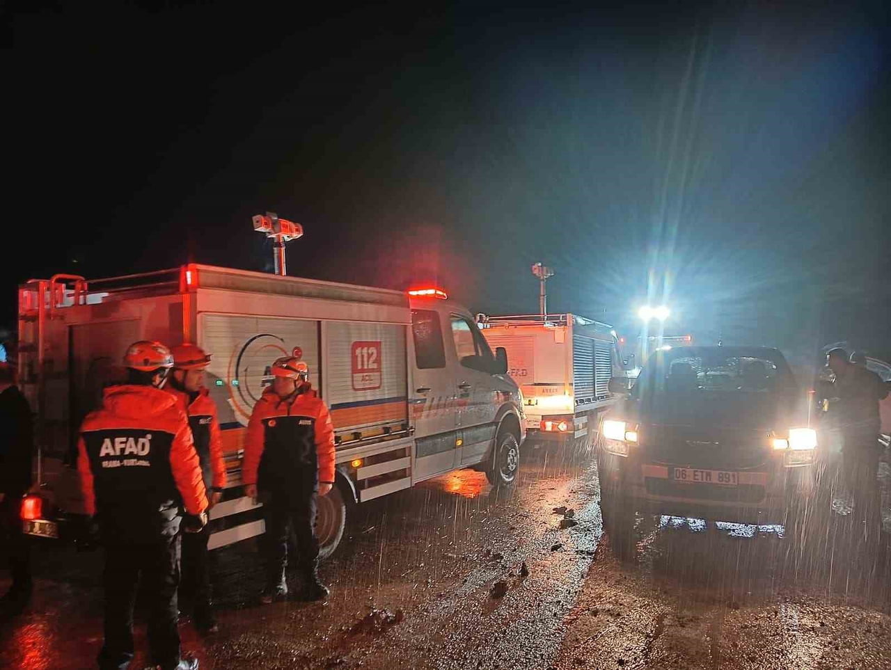 LİBYA GENELKURMAY BAŞKANI AL-HADDAD’I TAŞIYAN UÇAĞIN DÜŞMESİN ARDINDAN VATANDAŞLAR O ANLARI İHLAS...