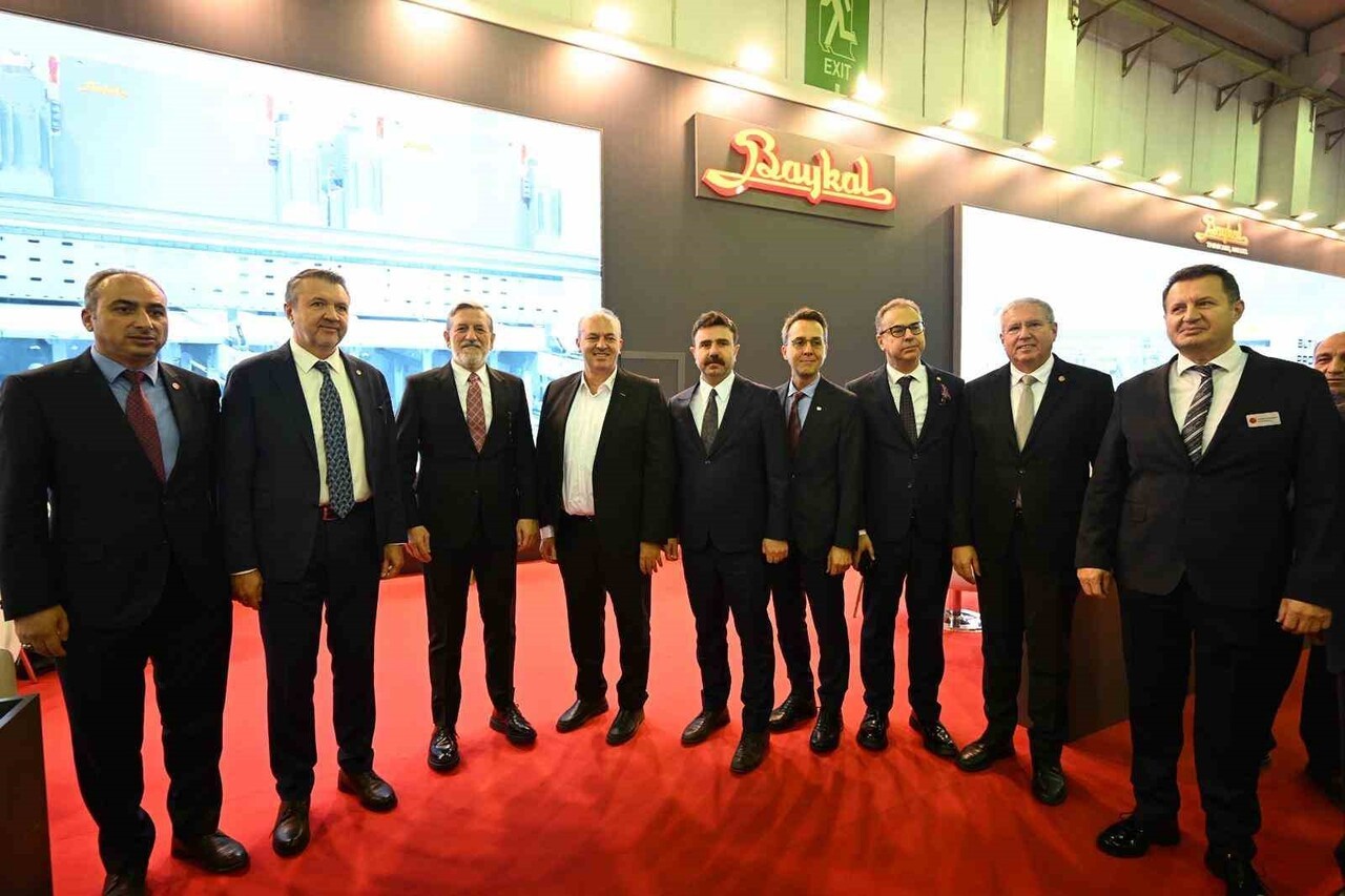 MAKİNE SEKTÖRÜNÜN YENİLİKÇİ PLATFORMU OLARAK ÖNE ÇIKAN FUARDA BU YIL TOPLAM 30 BİN METREKARELİK...