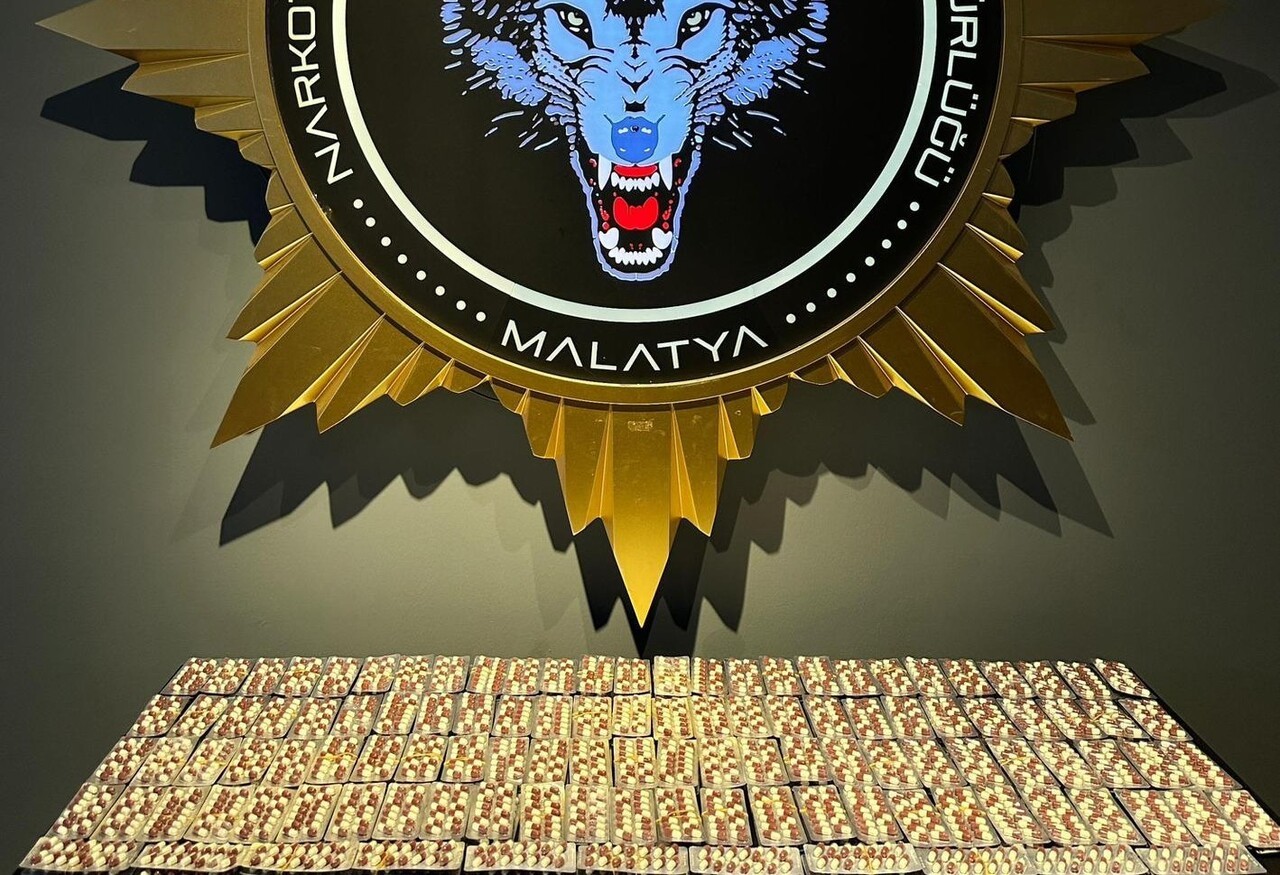 MALATYA'DA, 3 BİN 644 SENTETİK ECZA ELE GEÇİRİLDİ: 3 TUTUKLAMA