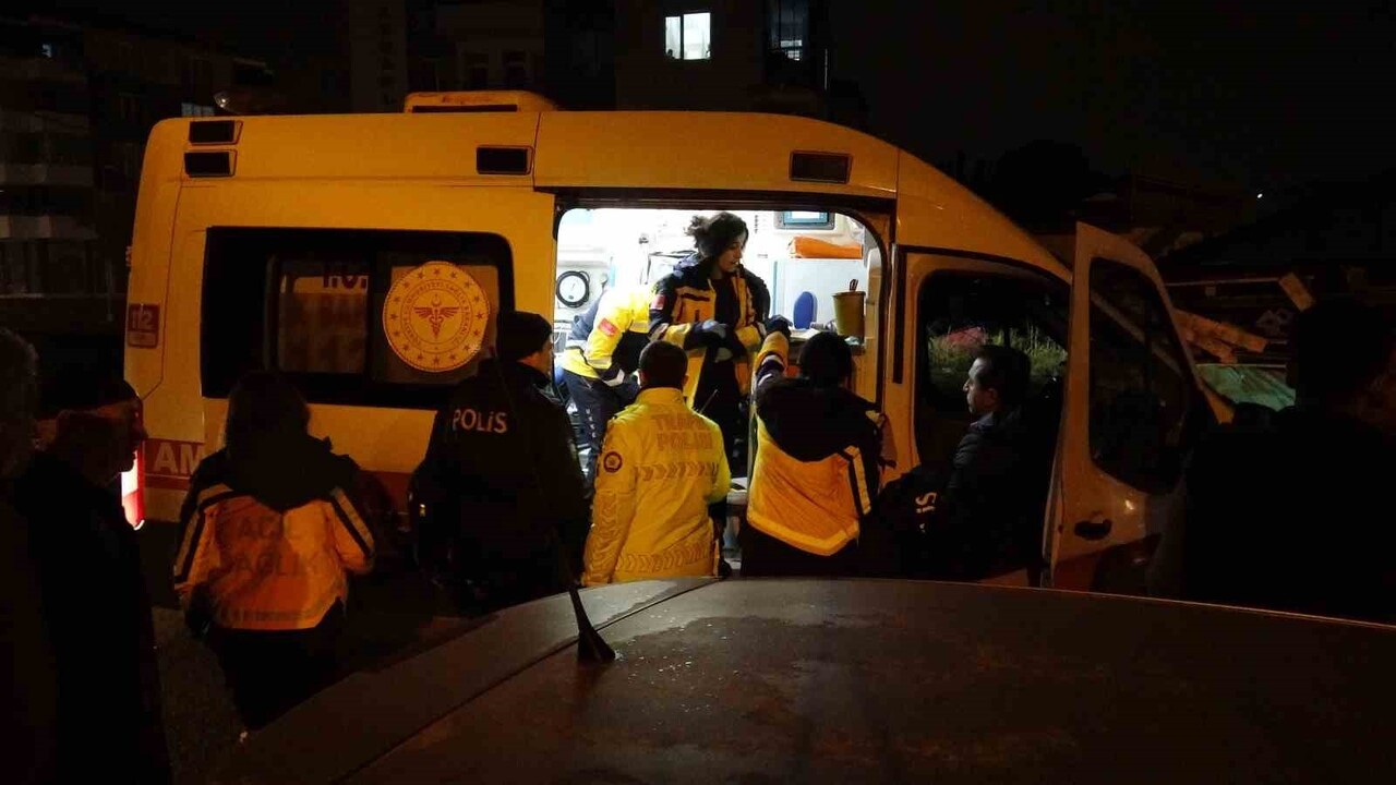 MALATYA'DA ÖZEL ARAÇLARIYLA GÖREVE GİTTİKLERİ SIRADA KAZA YAPAN BİRİ POLİS MEMURU DİĞERİ KOMİSER...