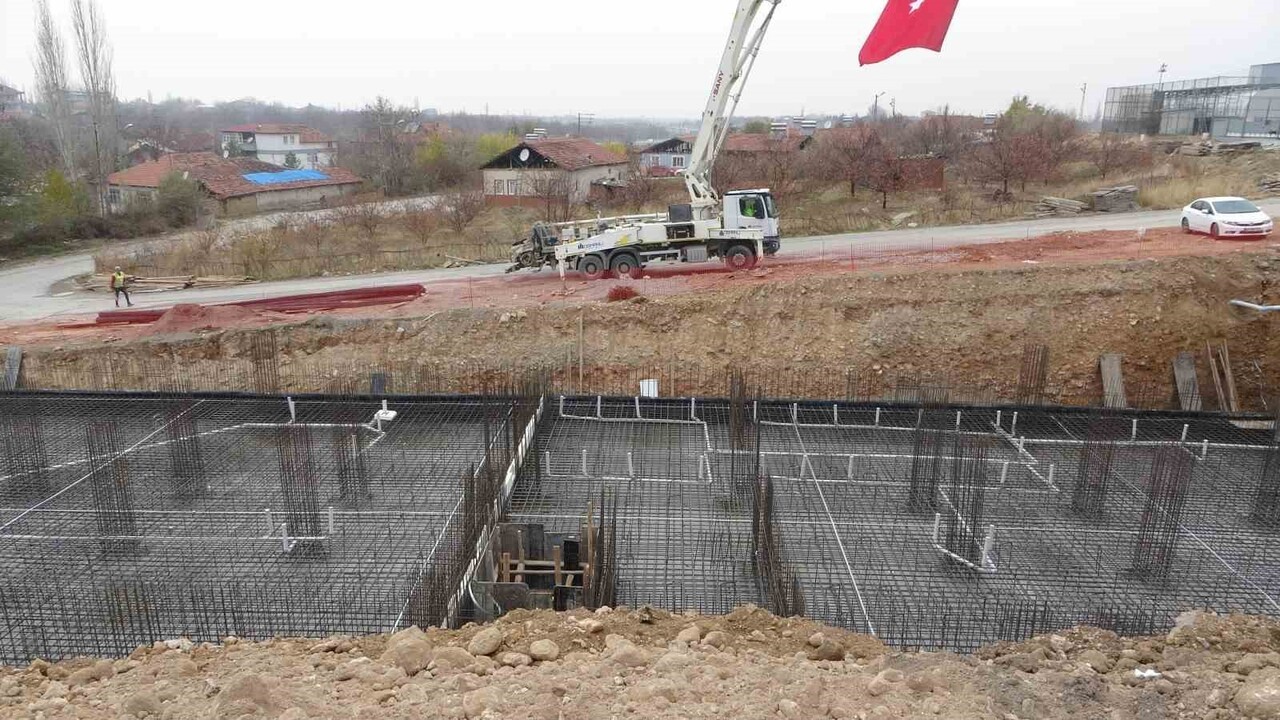 MALATYA BÜYÜKŞEHİR BELEDİYESİ, YEŞİLTEPE AMATÖR SPOR KULÜPLERİ TESİSİNİN TEMELİNİ ATARAK ŞEHRİN...