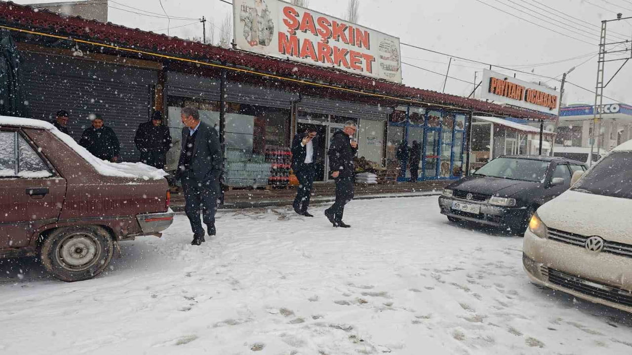 MALATYA KIRSALINDA KAR YAĞIŞI ETKİLİ OLUYOR