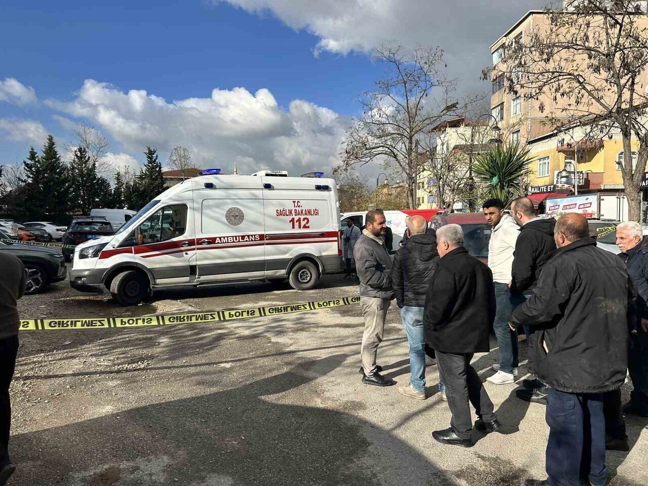 MALTEPE'DE BİR KARGO ÇALIŞANI İŞE GİTMEK İÇİN BİNDİĞİ ARAÇ İÇERİSİNDE ÖLÜ OLARAK BULUNDU. ÖLÜM...