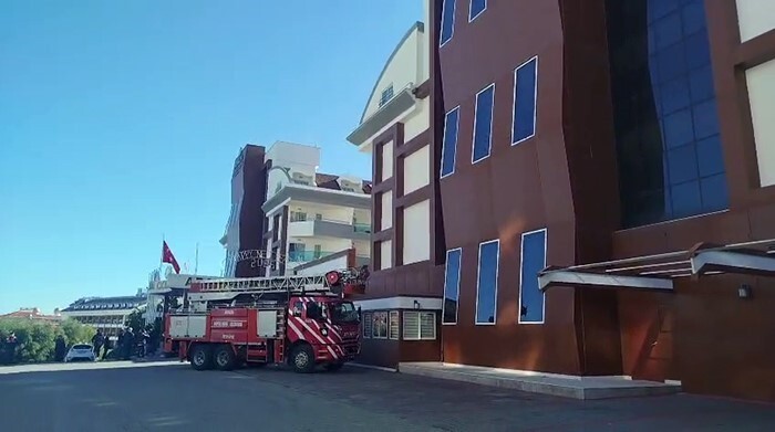 MANAVGAT İLÇESİNDEKİ 5 YILDIZLI OTELDE ÇIKAN YANGIN KORKUTTU.