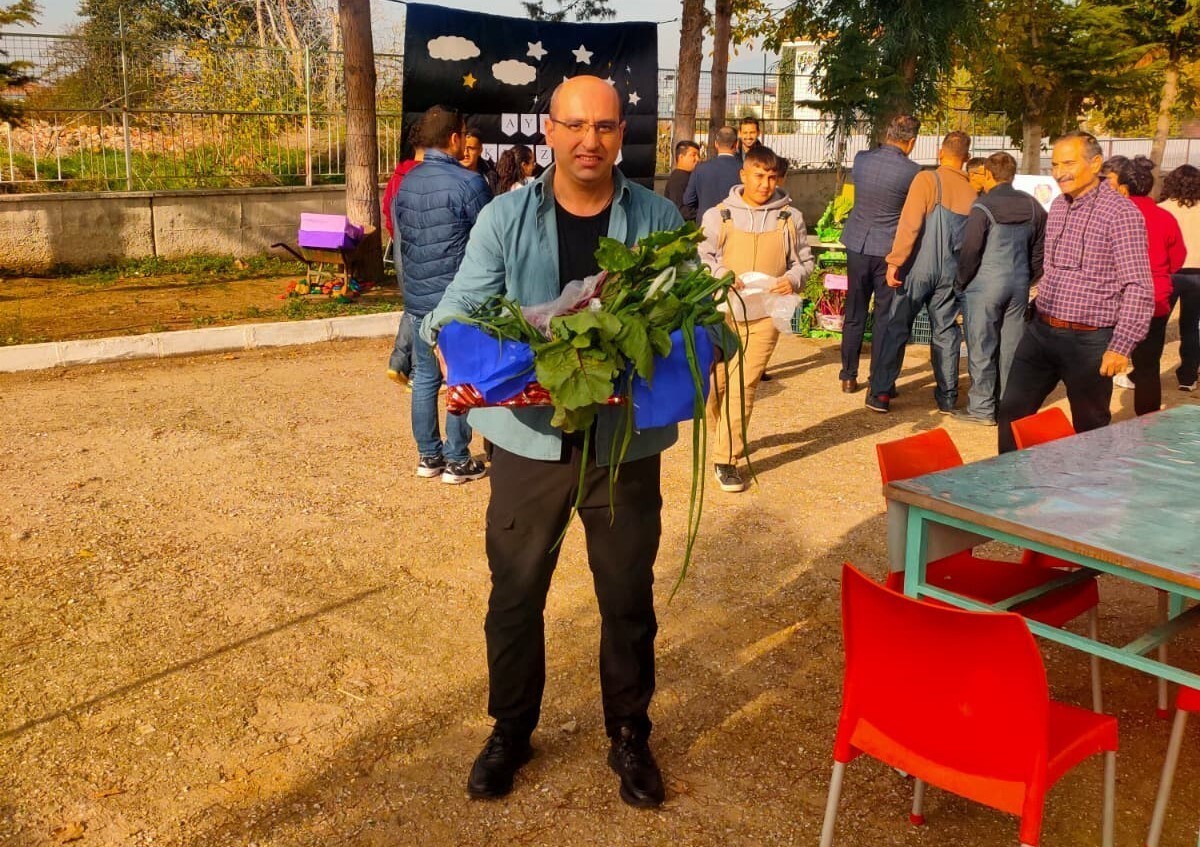 MANİSA'NIN SARIGÖL İLÇESİNDE ENGELLİLER GÜNÜ KAPSAMINDA DÜZENLENEN ETKİNLİKTE PROTOKOL ÜYELERİ...