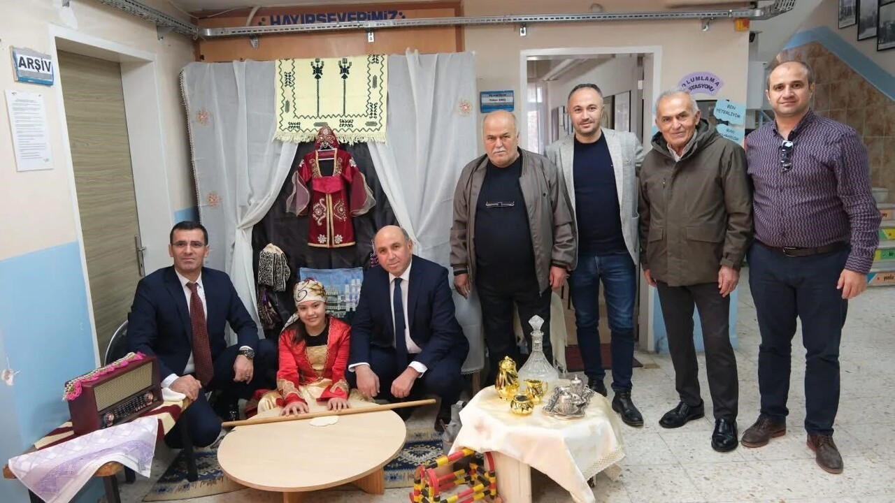 MANİSA'NIN SARIGÖL İLÇESİNDE GERÇEKLEŞTİRİLEN TÖRENDE, TUTUMLU OLMANIN VE YERLİ MALI KULLANMANIN...