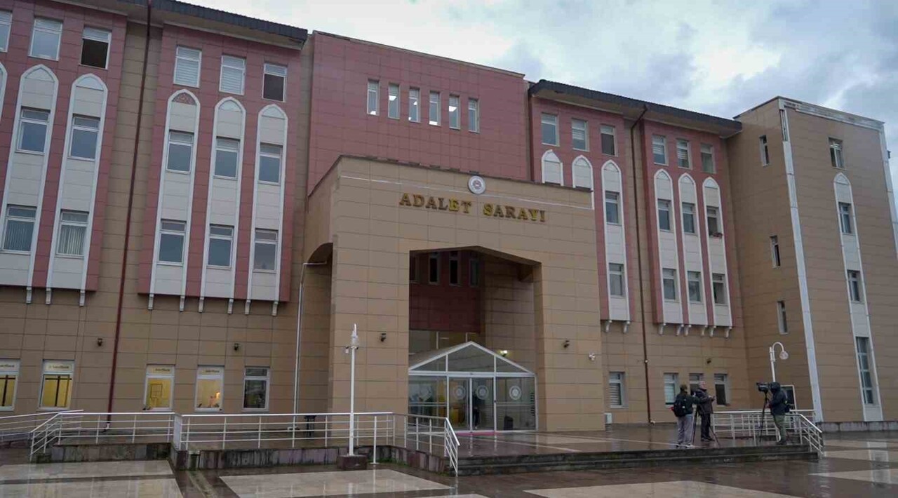 MANİSA BÜYÜKŞEHİR BELEDİYE BAŞKANI FERDİ ZEYREK’İN 6 HAZİRAN 2025 GÜNÜ EVİNİN HAVUZUNDAKİ ARIZAYI...