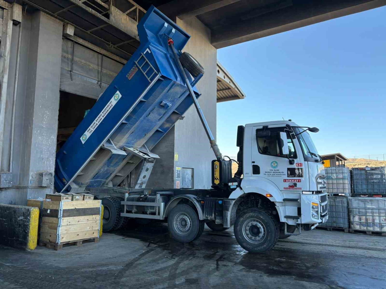 MANİSA BÜYÜKŞEHİR BELEDİYESİ İLE MANİSA ECZACILAR ODASI İŞ BİRLİĞİNDE, ATIK İLAÇLARIN ÇEVREYE...