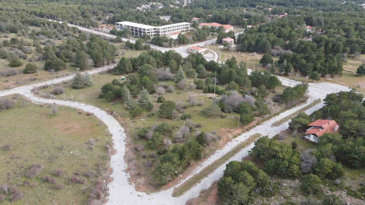 MANİSA’DA GENÇLİĞE DOĞAYLA İÇ İÇE YENİ BİR YATIRIMIN YAPILACAĞI ÖĞRENİLDİ. SPİL DAĞI MİLLİ...