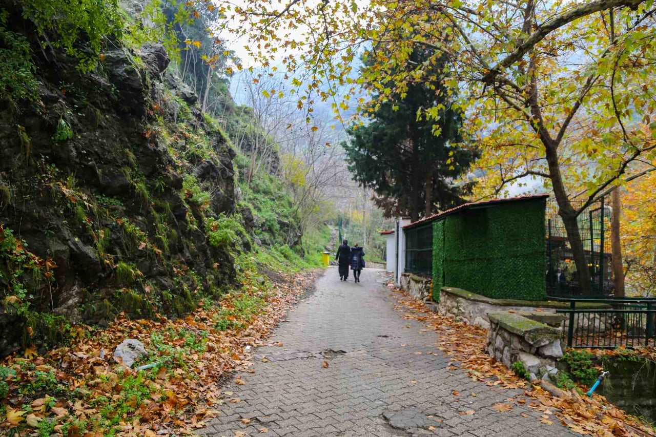 MANİSA’DA SPİL DAĞI ETEKLERİNDEN DOĞARAK ŞEHİR MERKEZİNDEN GEÇEN VE GEDİZ NEHRİ’NE ULAŞAN ÇAYBAŞI...