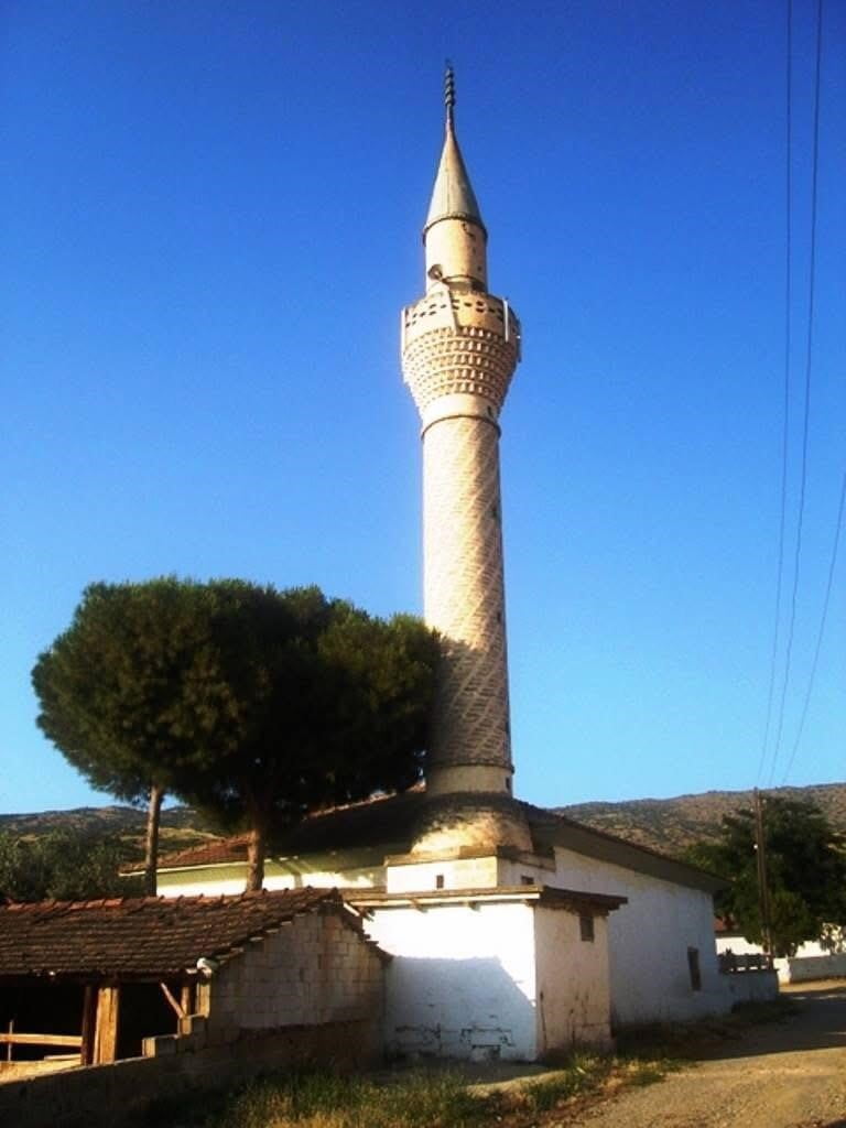 MANİSA’NIN SARIGÖL İLÇESİNDE 1878 YILINDA YAPILAN TARİHİ CAMİDE, DOĞAL KÖK BOYALARLA EL...