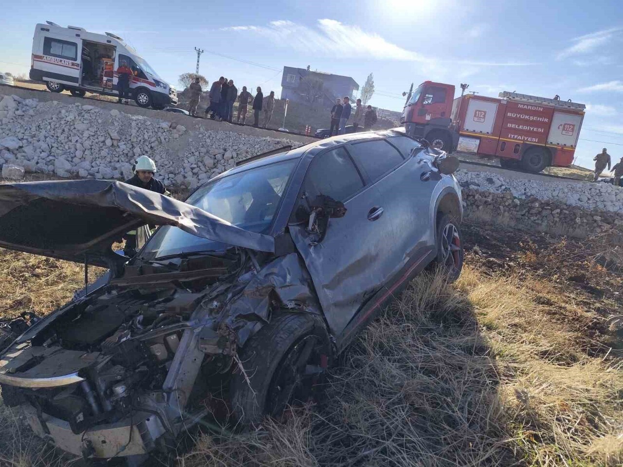 MARDİN'DE DEVRİLEN SUV TİPİ ARACIN SÜRÜCÜSÜ YARALANDI.