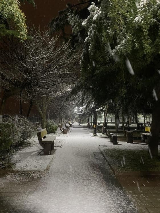 MARDİN'DE MEVSİMİN İLK KARI YAĞDI