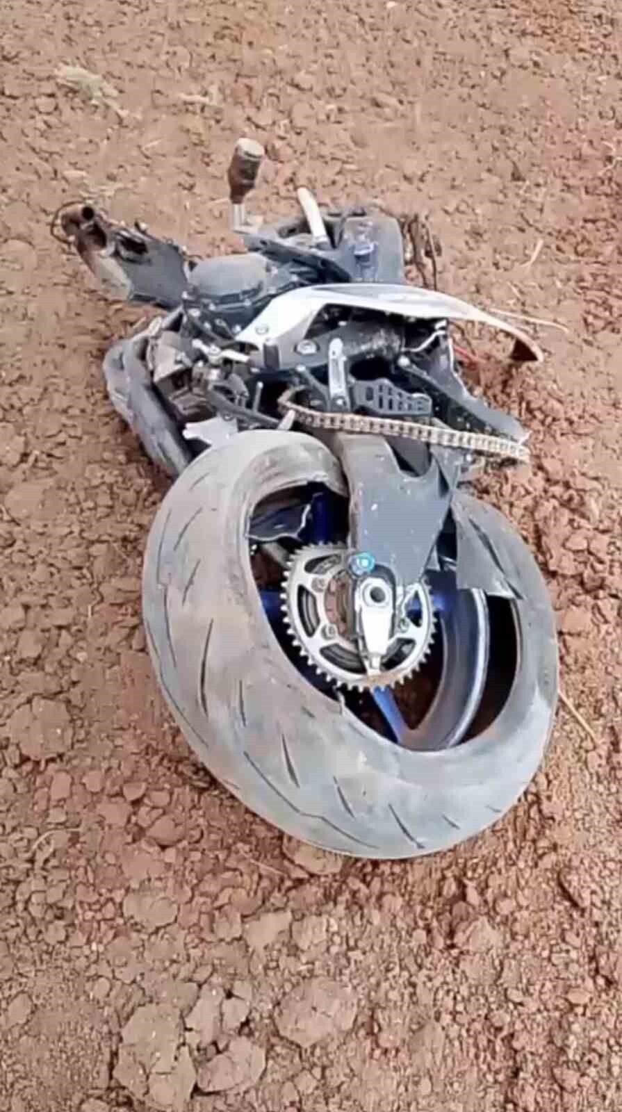 MARDİN’DE DİREKSİYON HAKİMİYETİNİ KAYBEDEN MOTORSİKLET SÜRÜCÜSÜ 28 YAŞINDAKİ PİYADE ÜSTEĞMEN YUSUF...