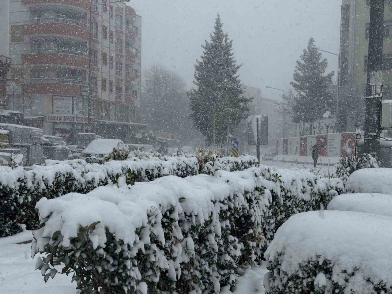 MARDİN’İN MAZIDAĞI İLÇESİNDE YOĞUN KAR YAĞIŞI VE TİPİ ETKİLİ OLUYOR. MAZIDAĞI’NDA SABAH...