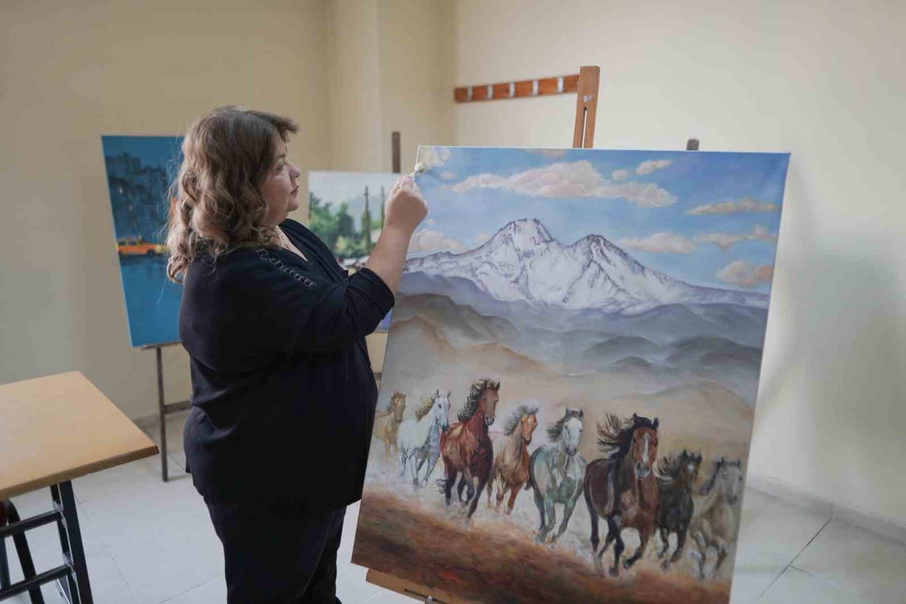 MELİKGAZİ BELEDİYESİ’NİN HER YIL BİNLERCE VATANDAŞA HİZMET VERDİĞİ MESLEK EDİNDİRME KURSLARI...