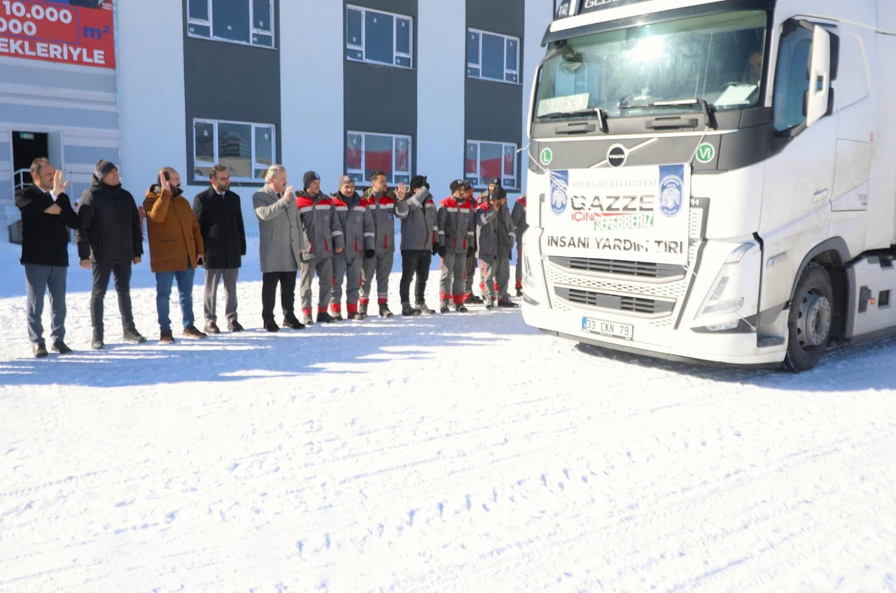 MELİKGAZİ BELEDİYESİ TARAFINDAN, YARALARI SARMAK İÇİN GAZZE'YE GÖNDERİLMEK ÜZERE HAZIRLANAN İNSANİ...