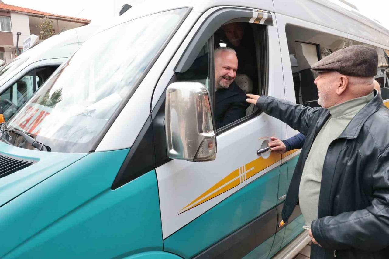 MENEMEN BELEDİYE BAŞKANI AYDIN PEHLİVAN YENİ GÜZERGAHTA DİREKSİYONA GEÇİP, İLK SEFERİ BİZZAT...