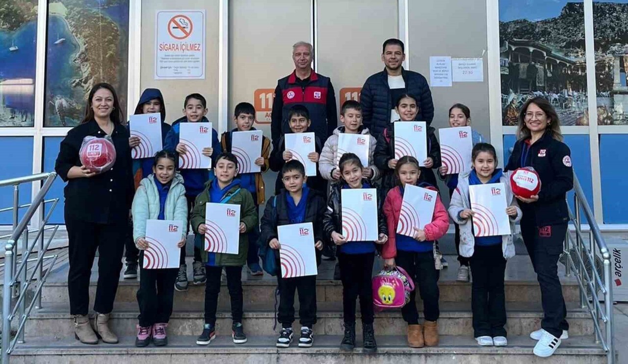 MENTEŞE YENİCE İLKOKULU ÖĞRENCİLERİNDEN 112 ACİL ÇAĞRI MERKEZİNE ZİYARET