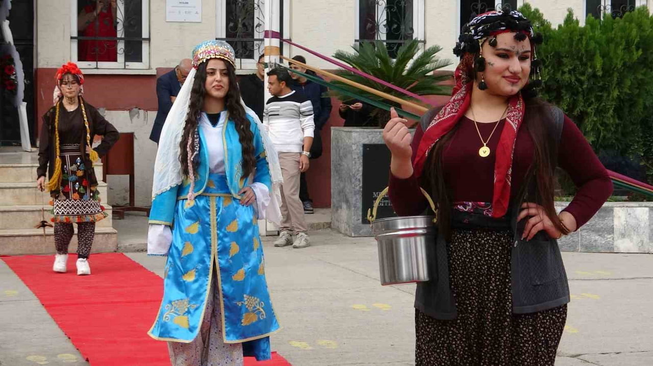 MERSİN'DE MESLEKİ EĞİTİM MERKEZİ TARAFINDAN DÜZENLENEN YÖRÜK KÜLTÜRÜ TANITIM PROGRAMINDA...