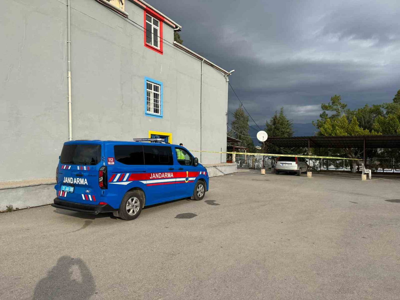 MERSİN'İN ANAMUR İLÇESİNDE 12 YAŞINDAKİ ÖĞRENCİ, TÜFEKLE GELDİĞİ OKULUN BAHÇESİNDE MÜDÜRÜ VURARAK...