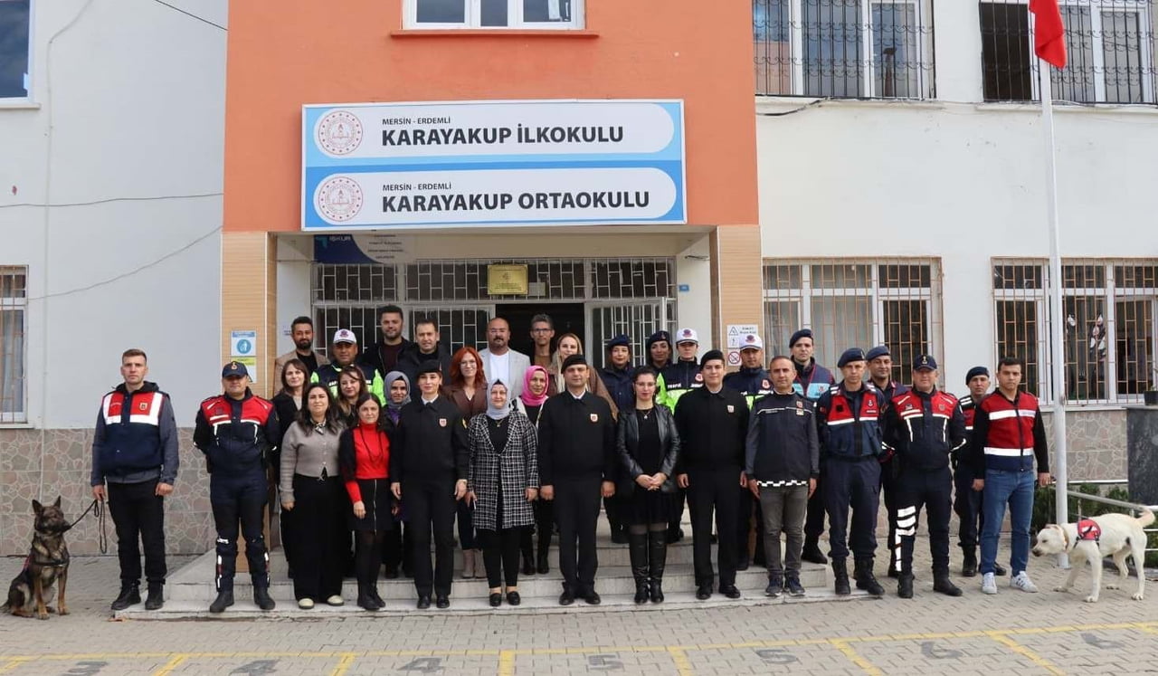 MERSİN İL JANDARMA KOMUTANLIĞI EKİPLERİ, ERDEMLİ İLÇESİNDE BULUNAN KARAYAKUP İLKOKULU VE...