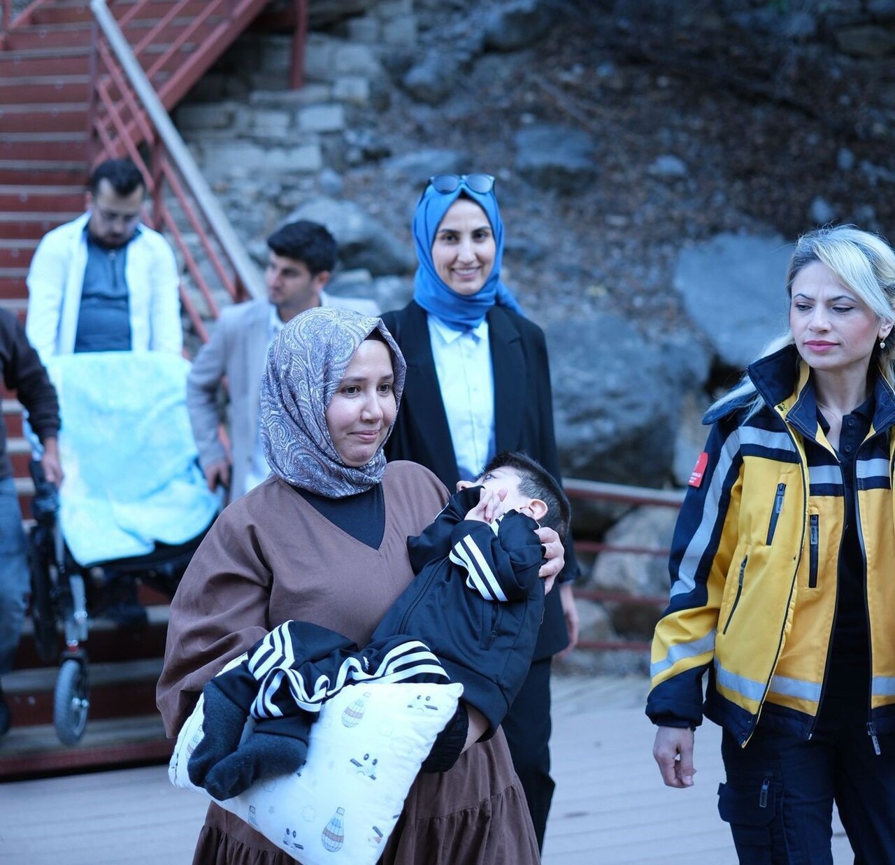 MERSİN’İN MUT İLÇESİNDE DOĞUŞTAN OSTEOGENESİS İMPERFECTA (CAM KEMİK) HASTASI OLAN 13 YAŞINDAKİ...