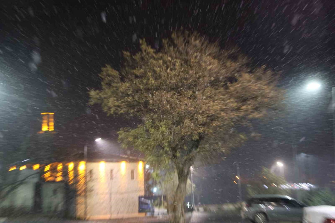 METEOROLOJİ 13. BÖLGE MÜDÜRLÜĞÜ’NÜN UYARILARININ ARDINDAN ELAZIĞ’DA KAR YAĞIŞI BAŞLADI. SEZONUN...