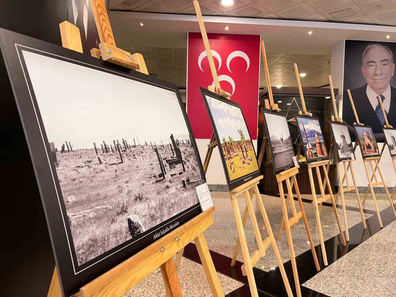 MHP TARAFINDAN GÜN SAZAK KONFERANS SALONU'NDA "KÖKE YOLCULUK PANEL VE SERGİ PROGRAMI"...