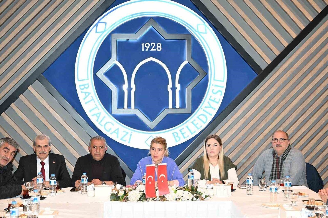 MİLLETVEKİLİ ÖLMEZTOPRAK: "MALATYA’MIZ İÇİN ÇÖZÜM VE TAKİP İÇERİSİNDEYİZ"