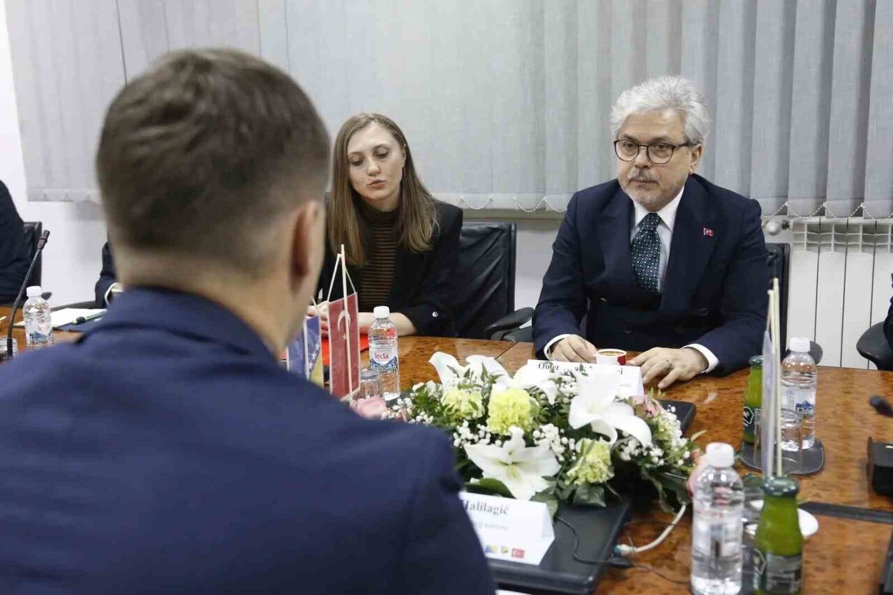 MİLLİ EĞİTİM BAKAN YARDIMCISI ÖMER FARUK YELKENCİ, BOSNA HERSEK’İN TUZLA KANTONU’NDA GÖRÜŞMELER...